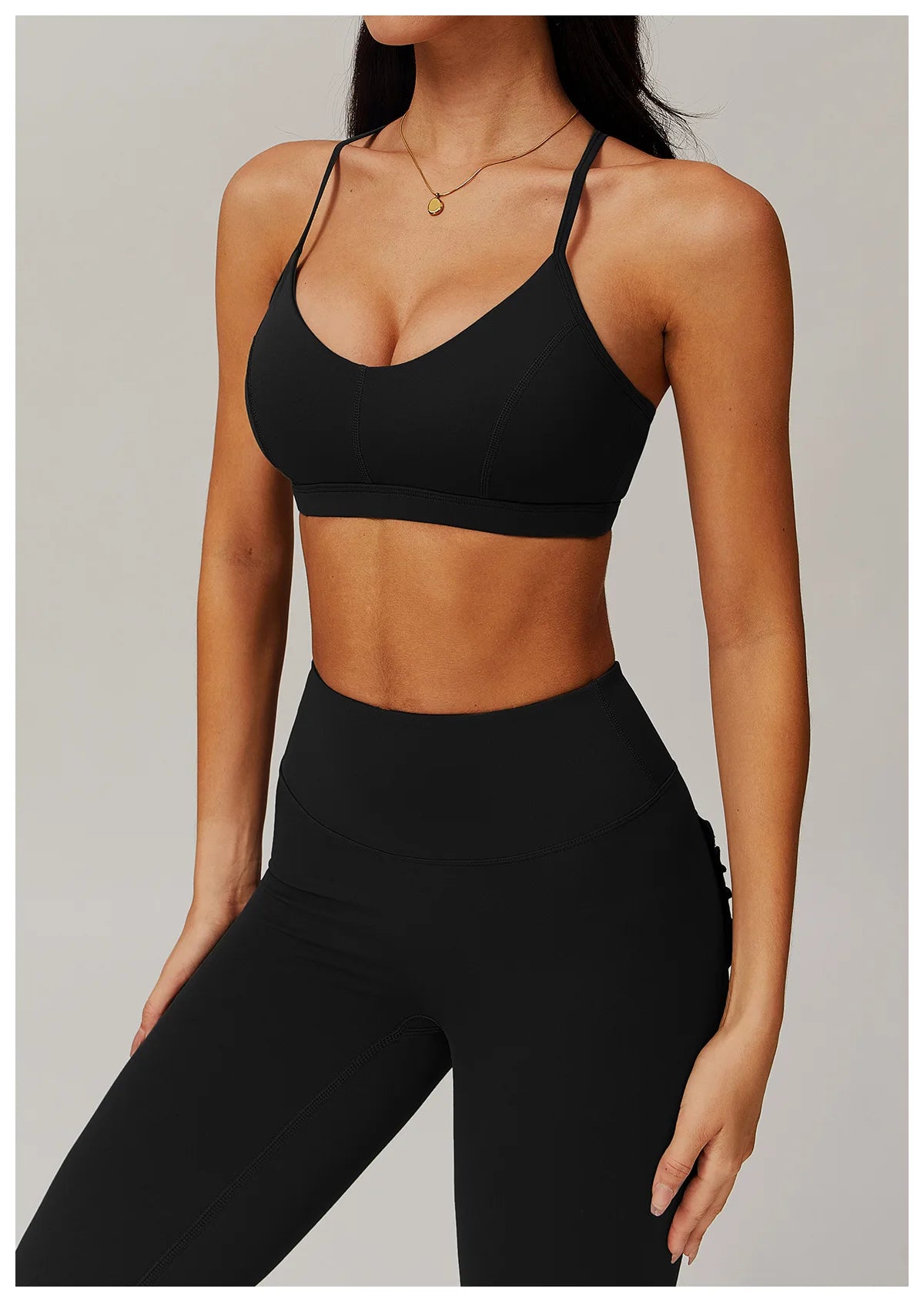 Brassière à bretelles réglables
